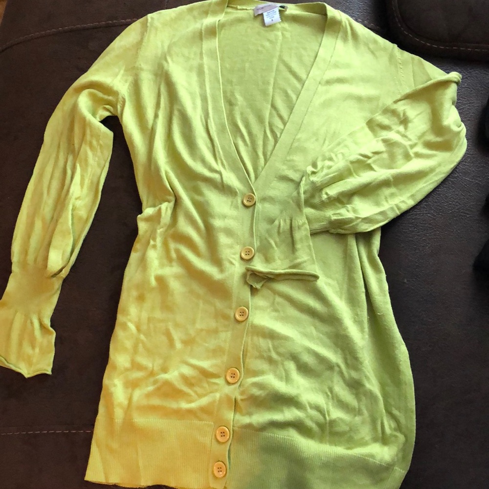Beautiful cardigan in yellow green